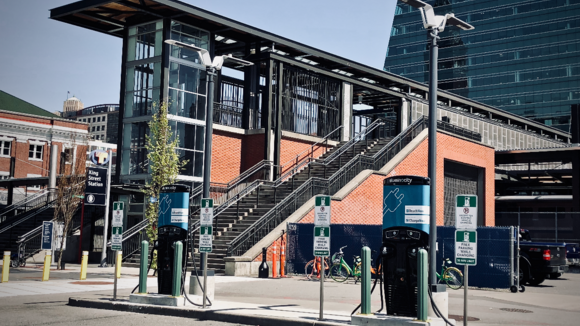 Kooperation des Smart City Unternehmens eluminocity mit Uber sorgt für Preisnachlass an den DC Ladestationen in Seattle